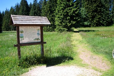 Informační tabule na okružní turistické stezce