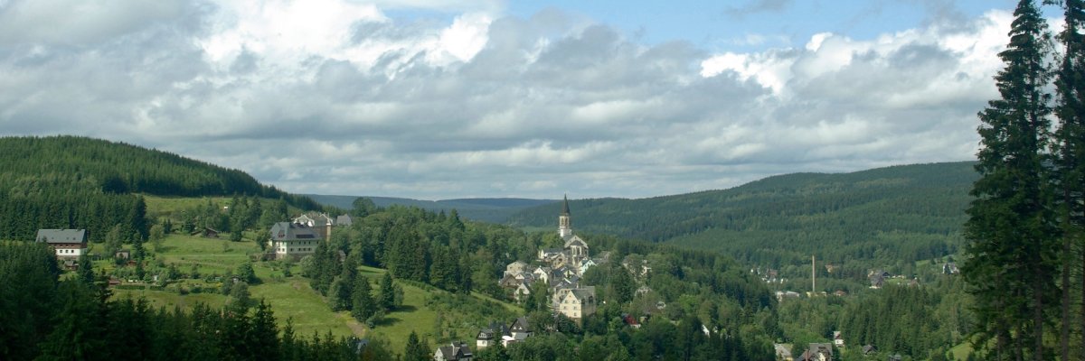 Auf diesem Bild sieht man einen Sonnenuntergang